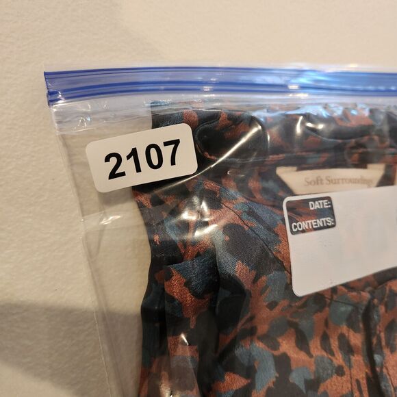 Soft Surroundings Womens Animal Print Long Sleeve Blouse Size Medium Crochet - Picture 10 of 10